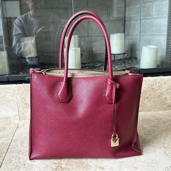 Michael Kors Crossbody Tote - Picture 2 of 15